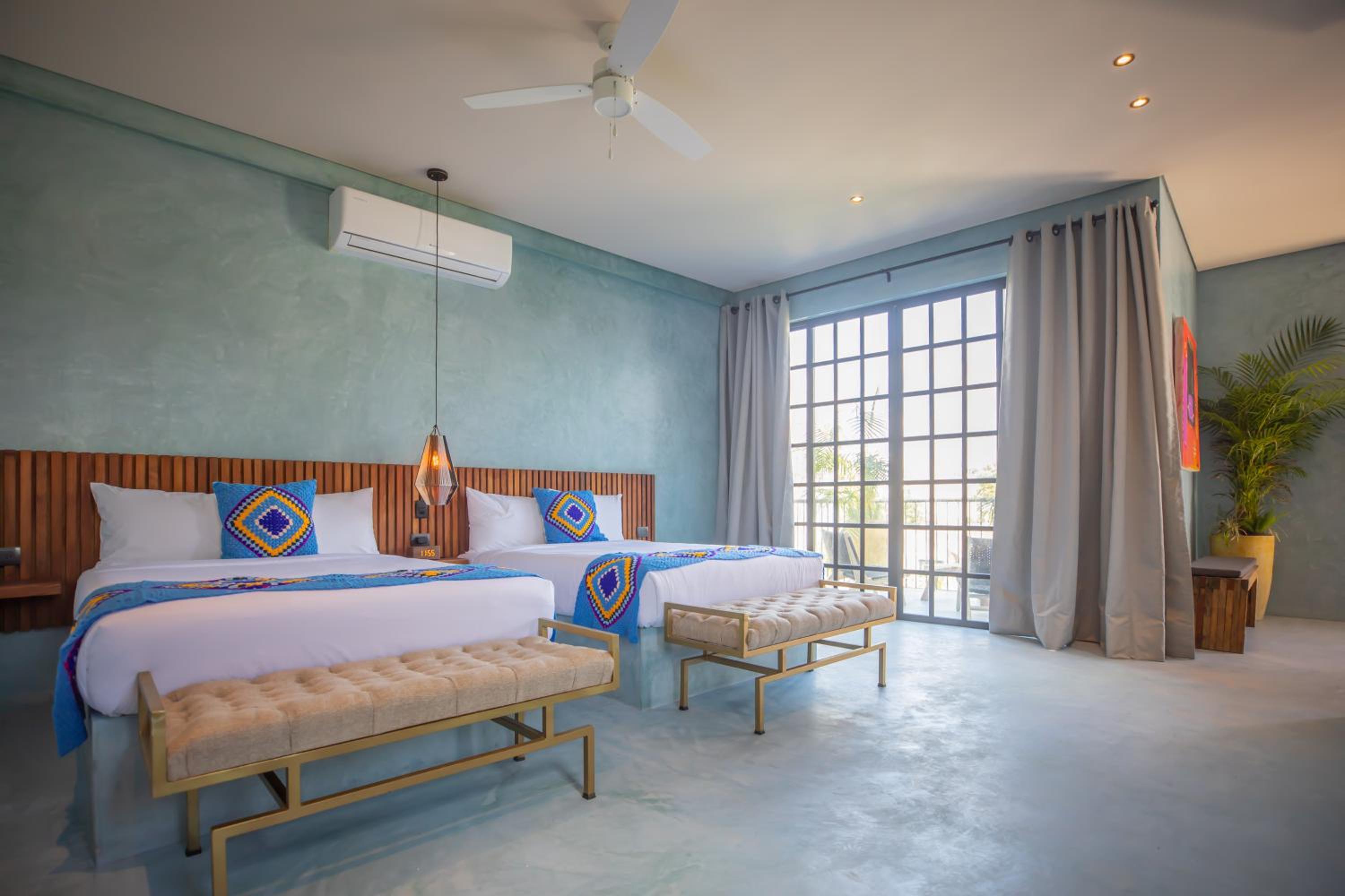 غرفة بسريرين منفصلين بشرفة، Turquoise Tulum Hotel 2/5
