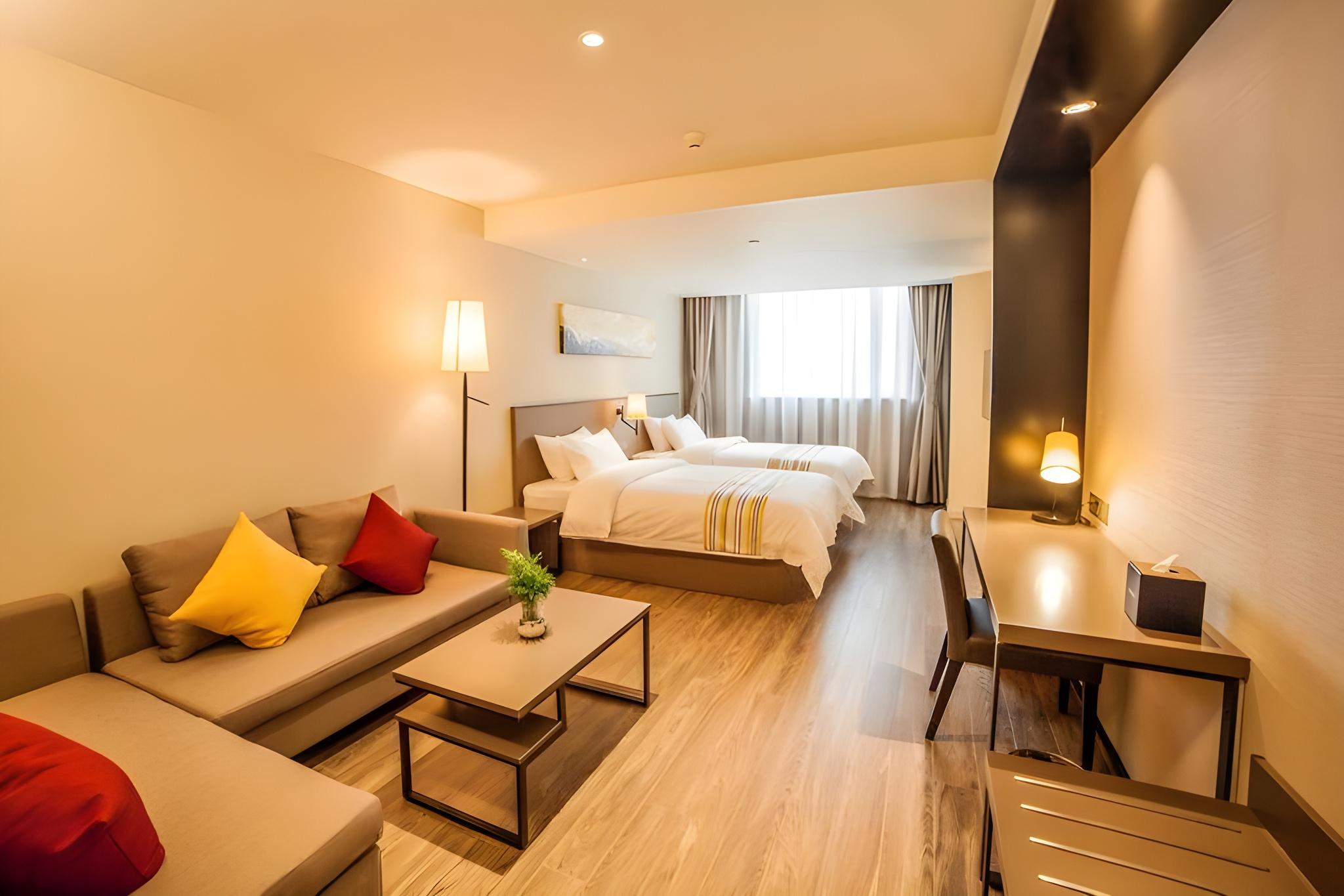 Home Inn Plus (Wuxi Zhongshan Road Shenglimen Metro Station) 30/57