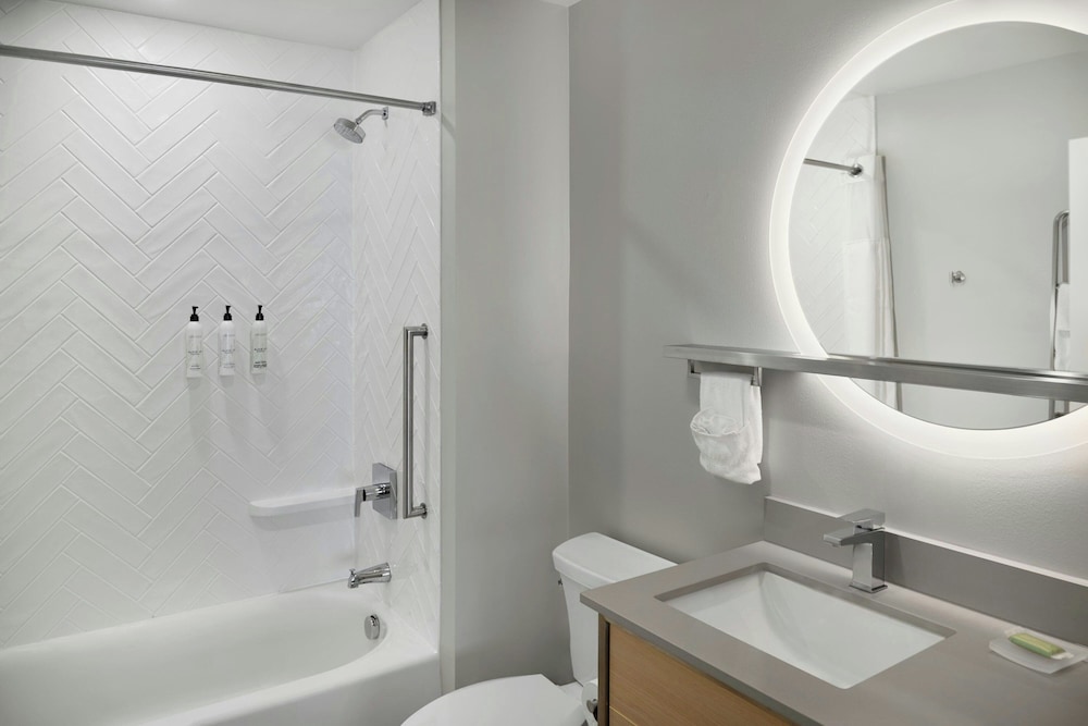TownePlace Suites by Marriott Lansing North 38/43