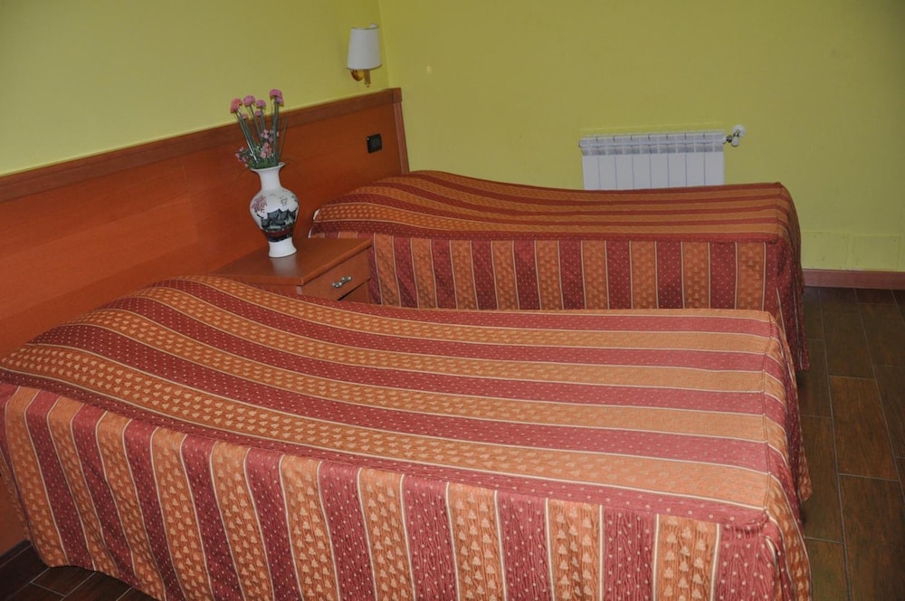 Hostel Beauty 36/64