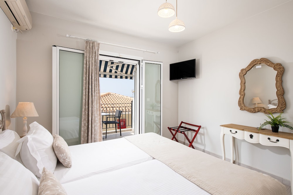 Thomatos Apartments Lourdas Beach 7/50