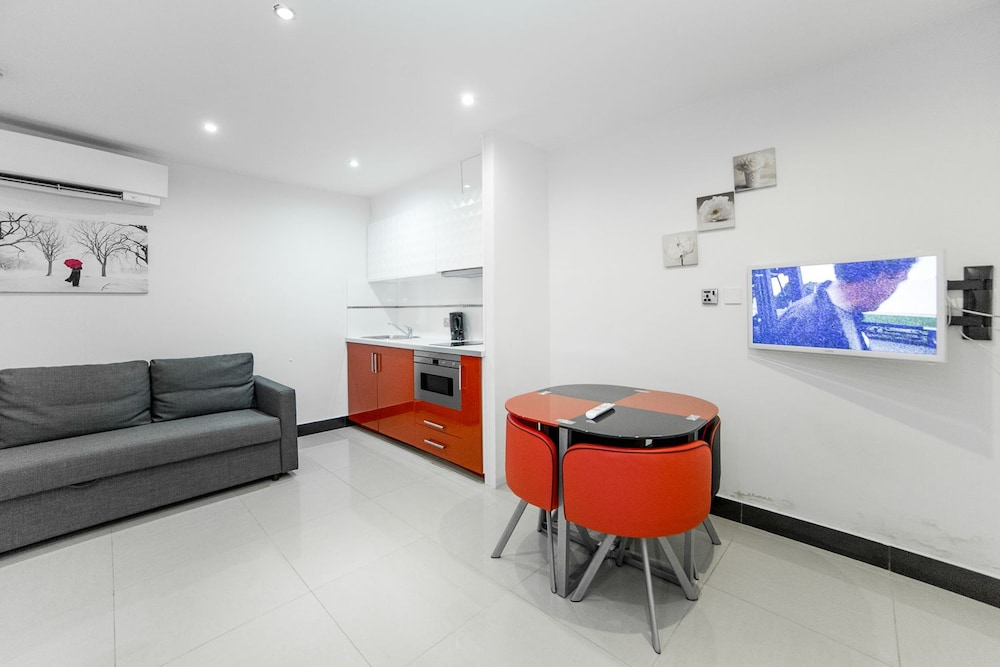 Imperial Court Suites 41/59