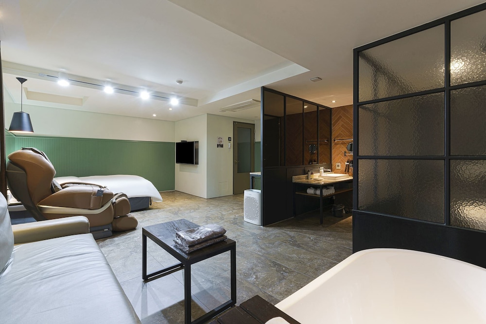 SR Design Hotel 48/60