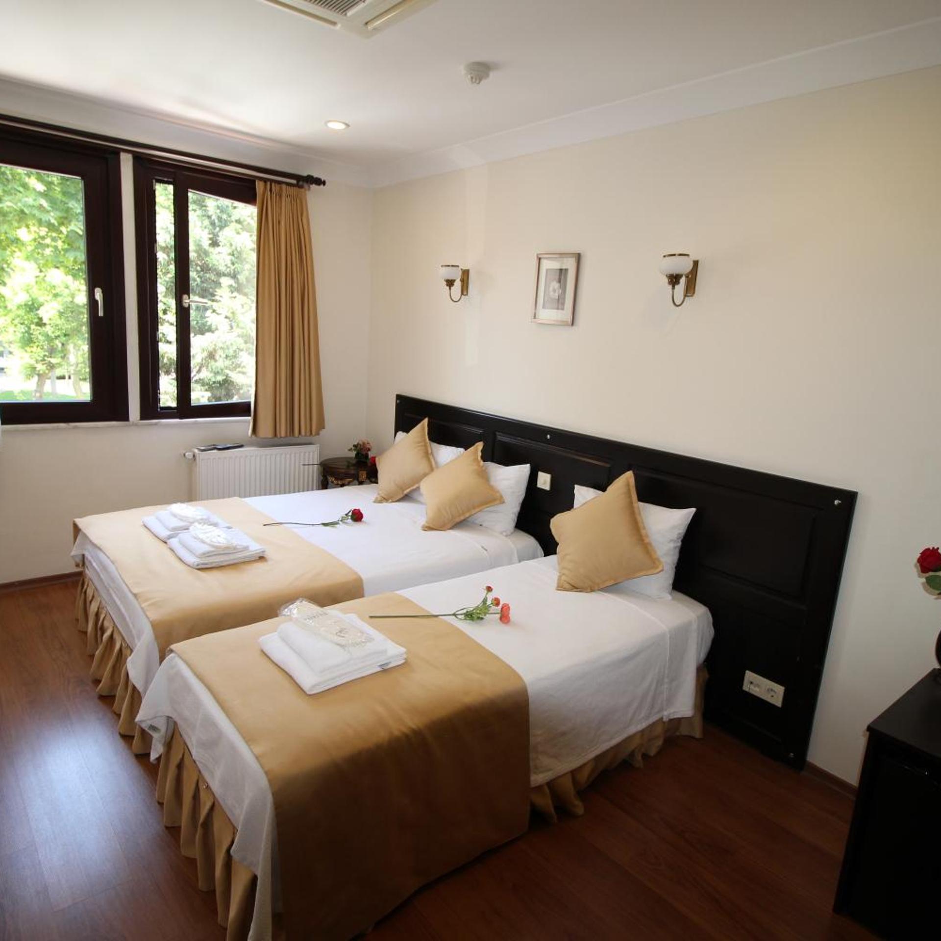 SULTANS HOTEL 25/51