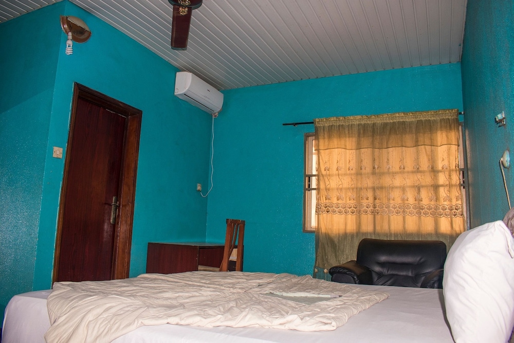 STUDIO, DOUBLE BED