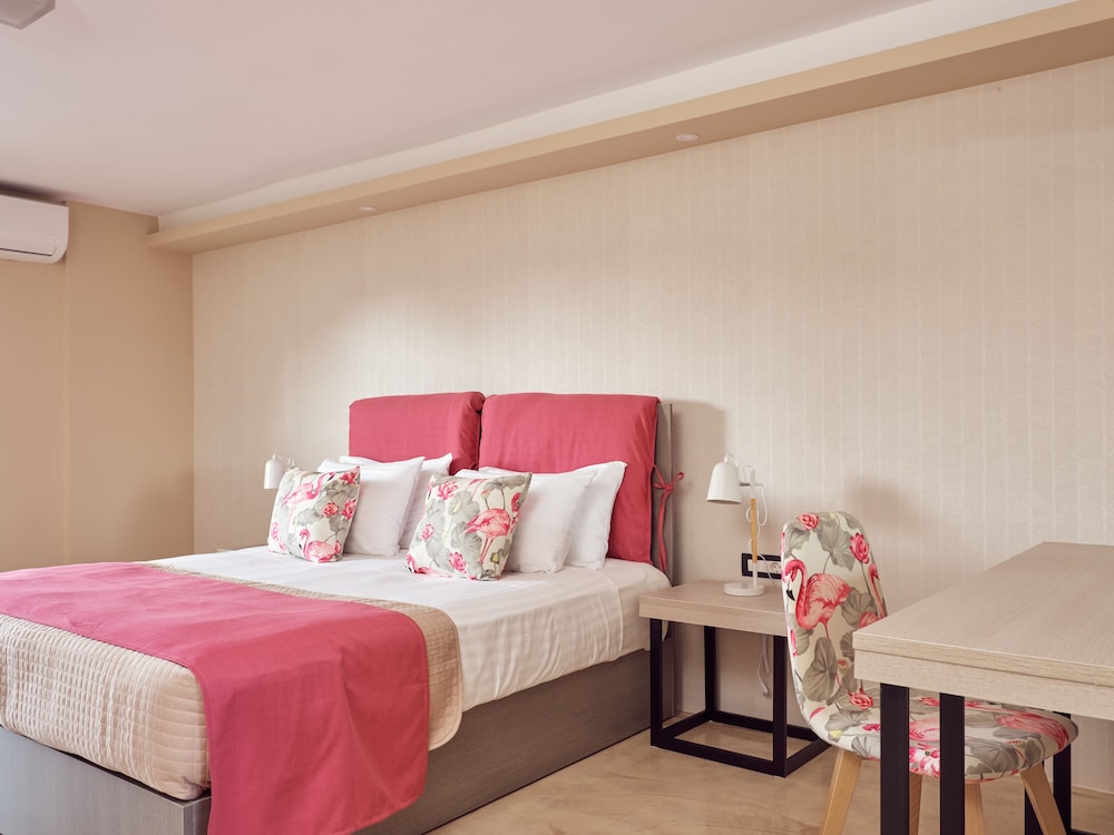 Koukounaria Hotel And Suites 29/74