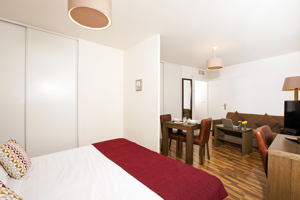 Residhome Asnieres 30/77