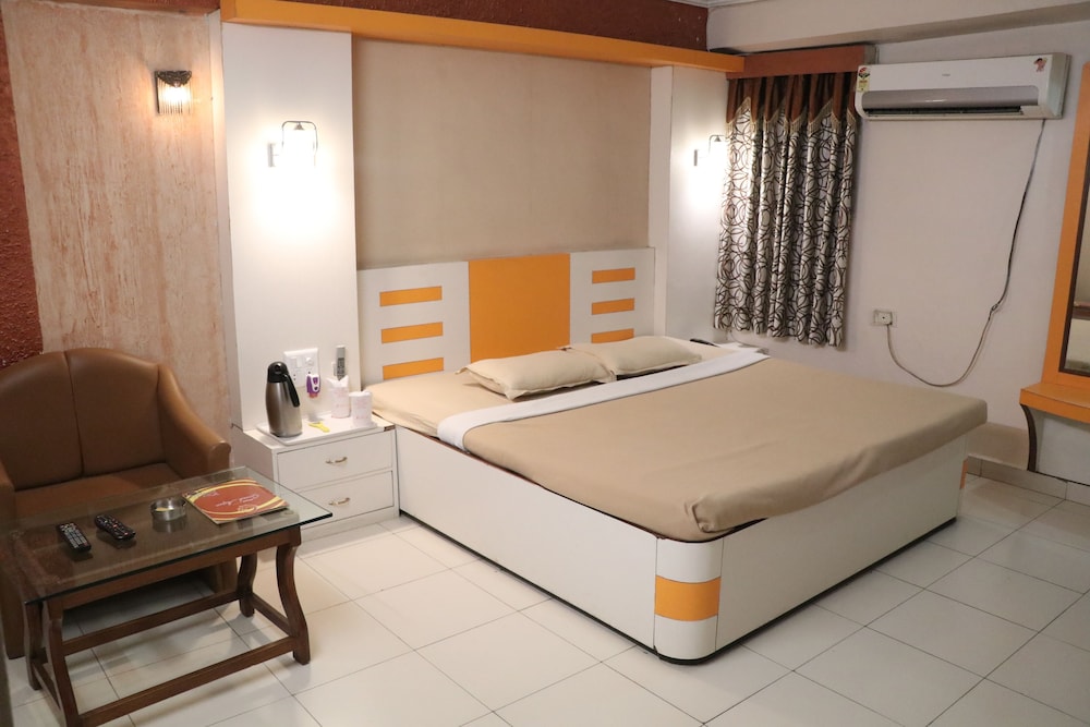 HOTEL GRAND ARJUN 15/50