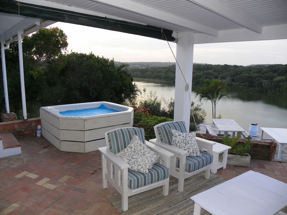 Blue's Guest House 19/33