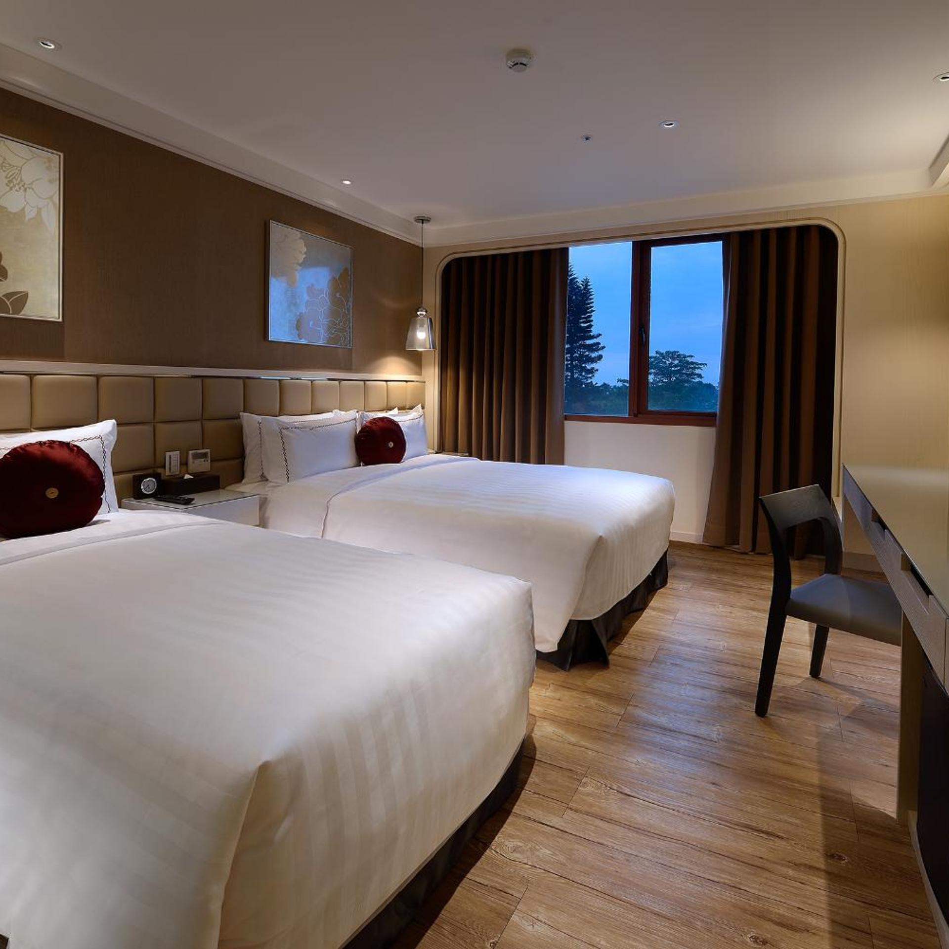 ROOM, TRIPLE