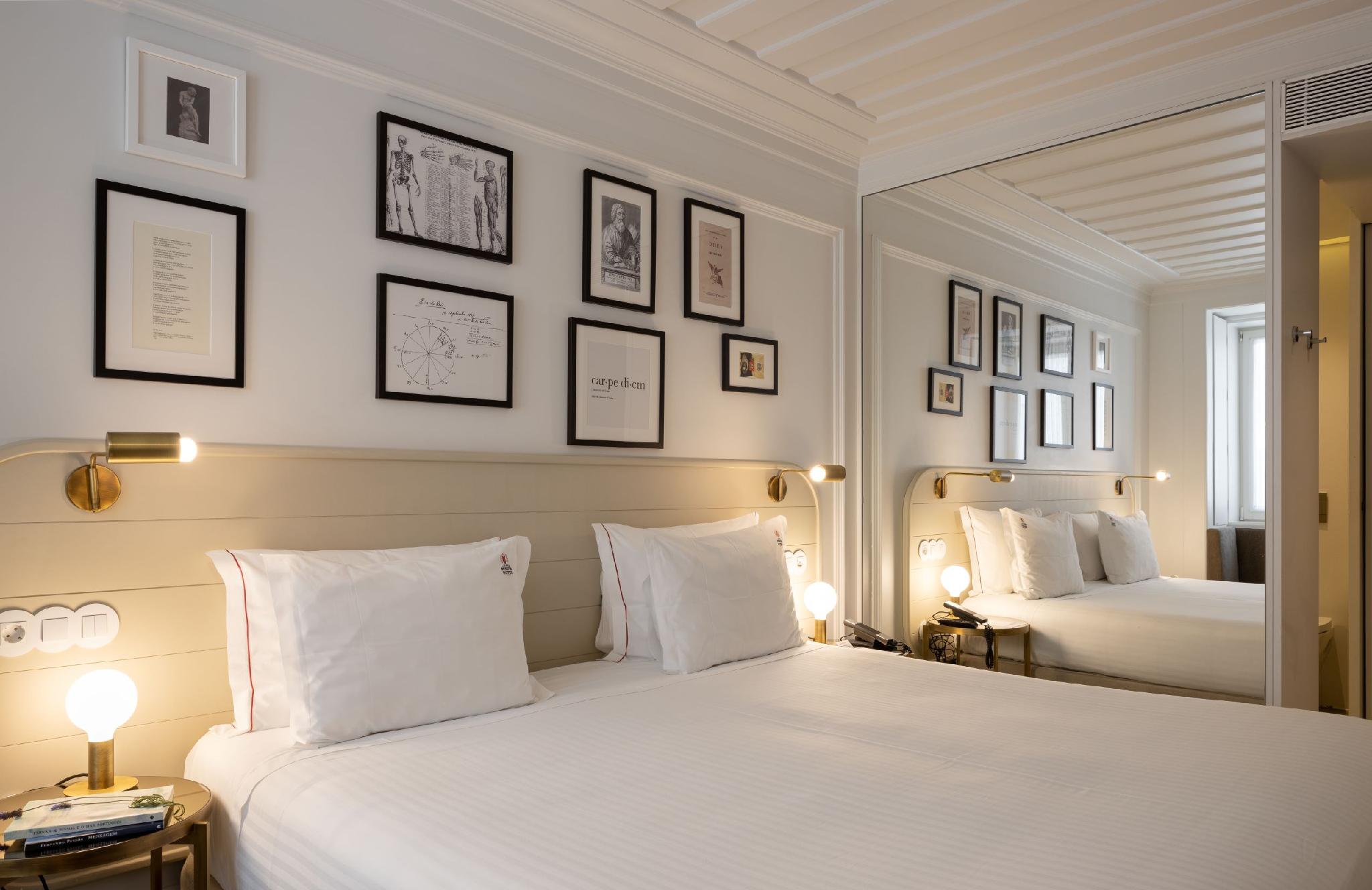 Petite, Double Bed
