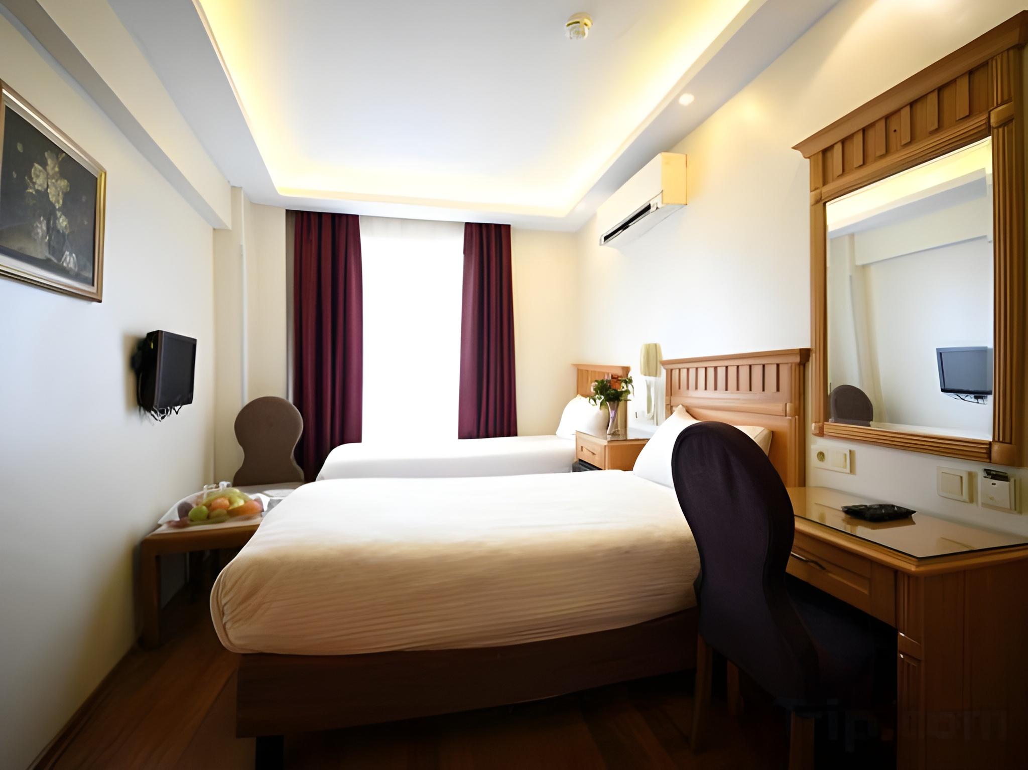 Room, Double and Twin Beds
