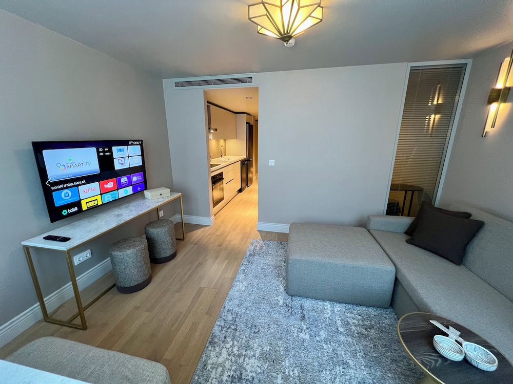 Weingart Suites Hotel 36/58