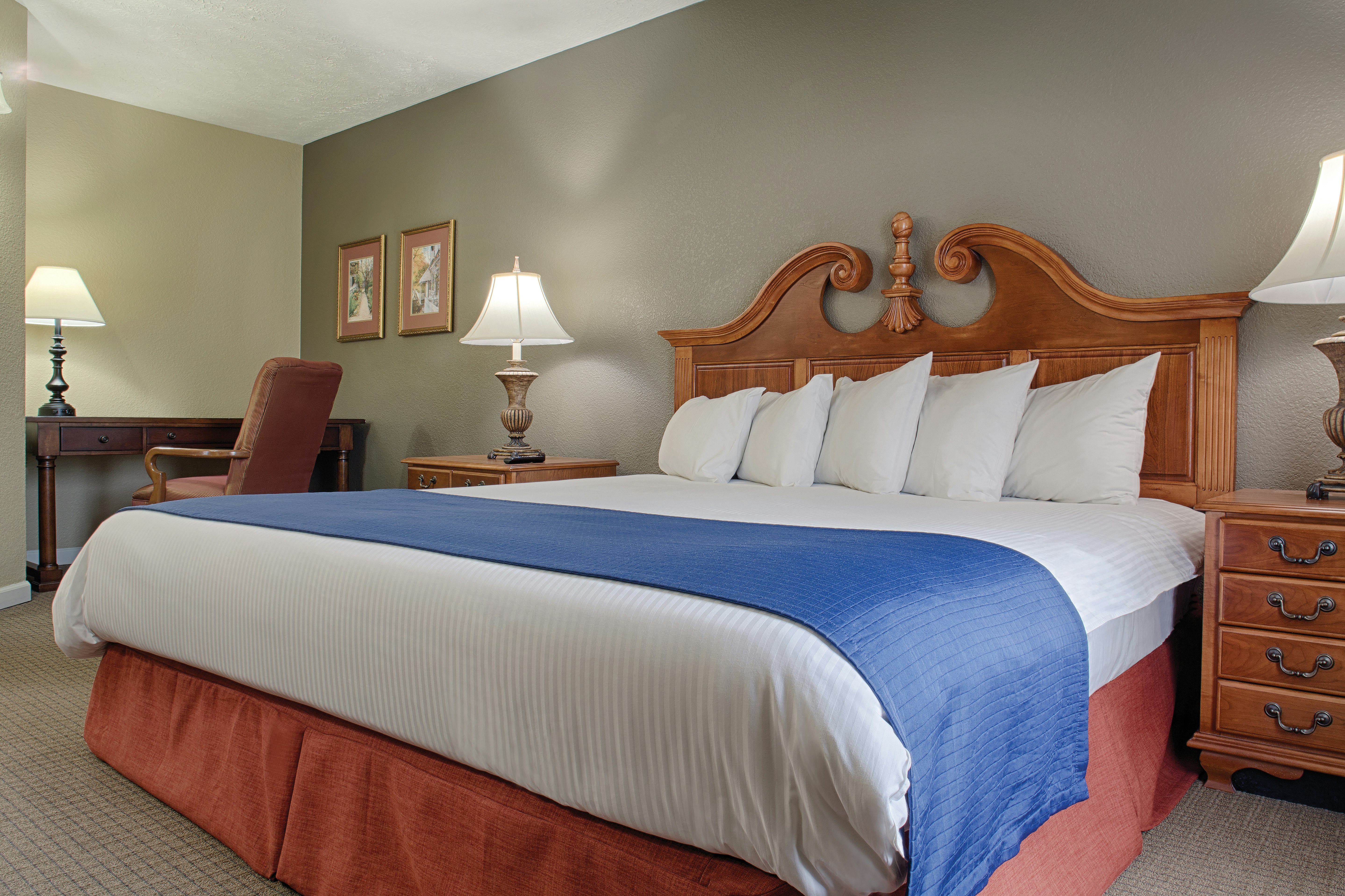 2 BEDROOMS, SUITE