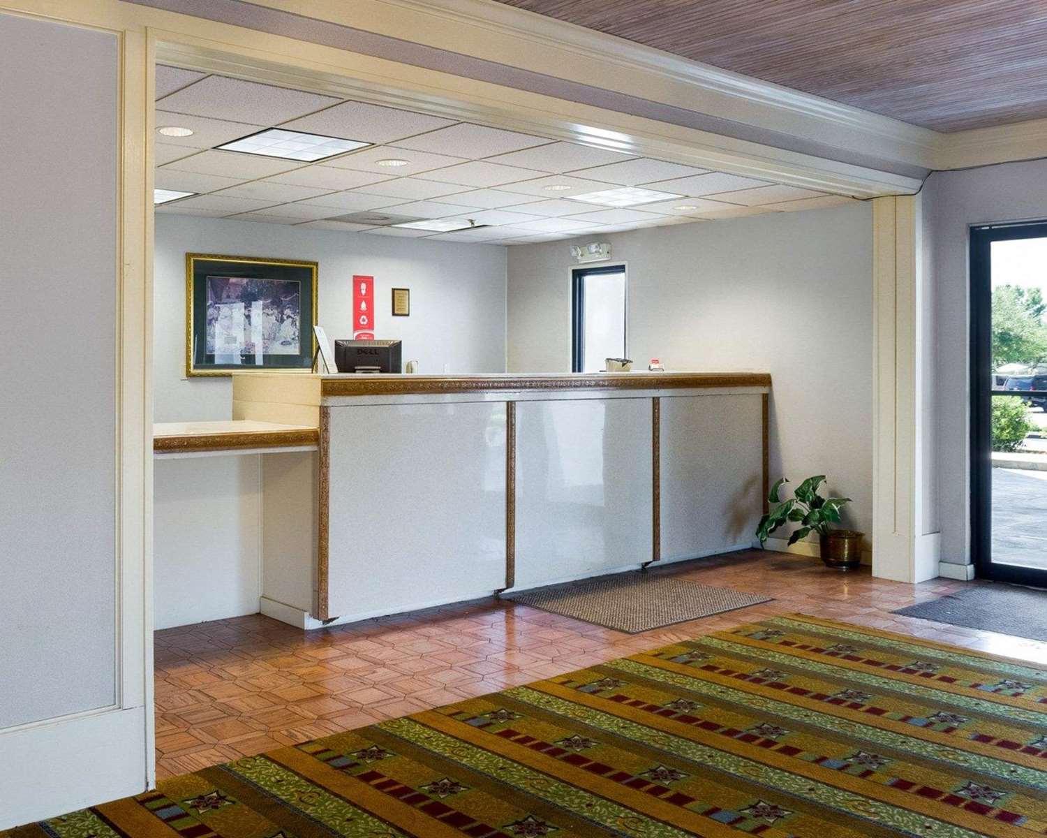 Econo Lodge Canton I-55 9/27