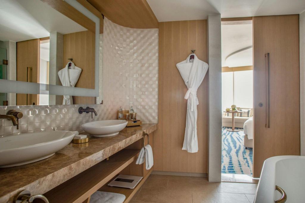 3 Bedrooms, Ocean, Suite, 3 King Beds، Jumeirah Beach Hotel Dubai 5/9