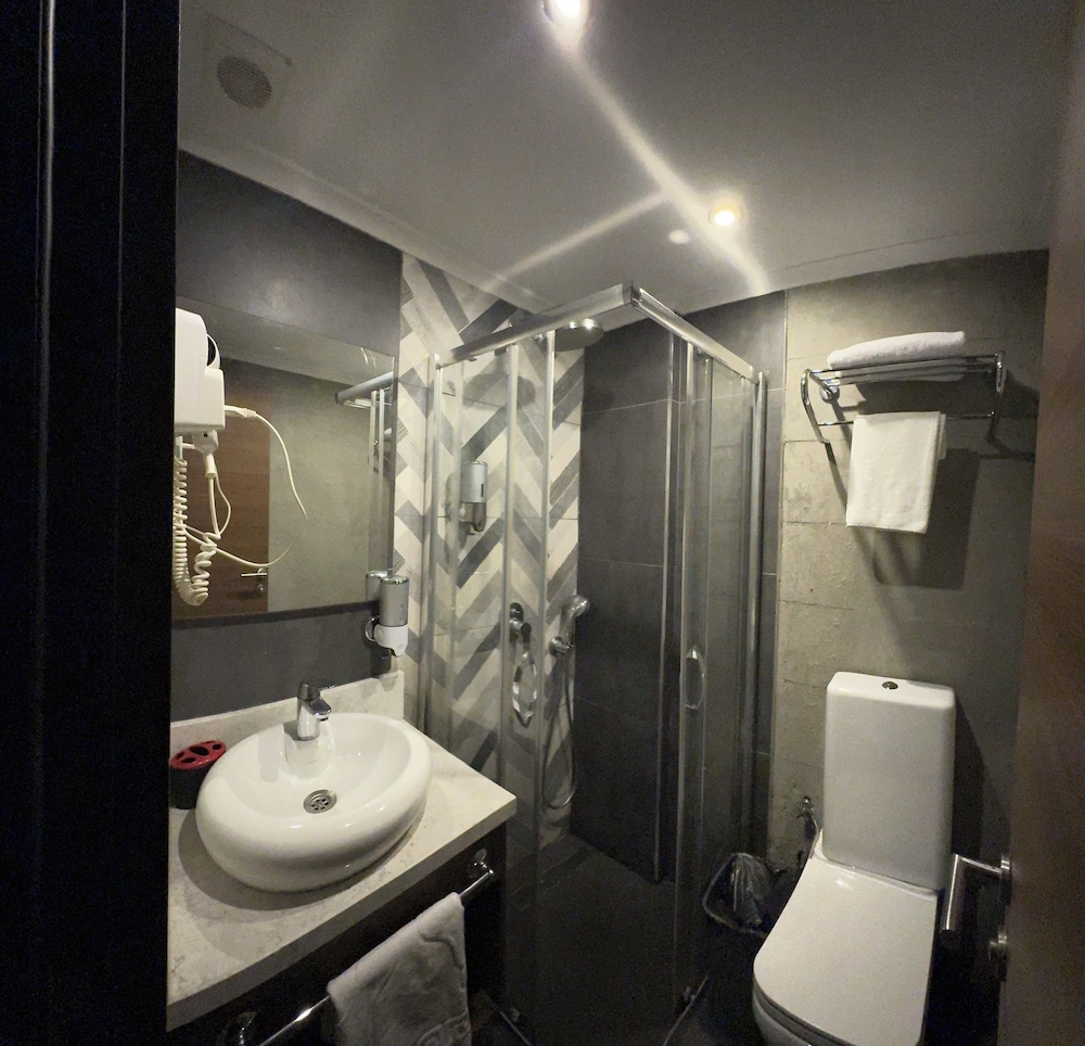 Elibol Hotel 52/52