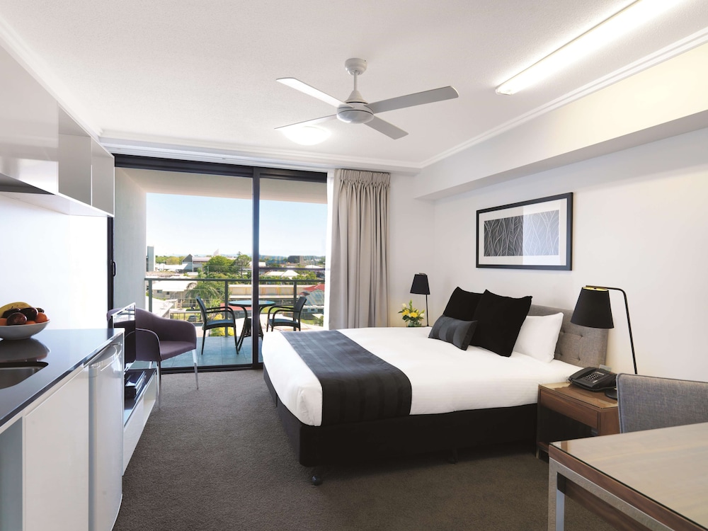 Oaks Mackay Carlyle Suites 12/55