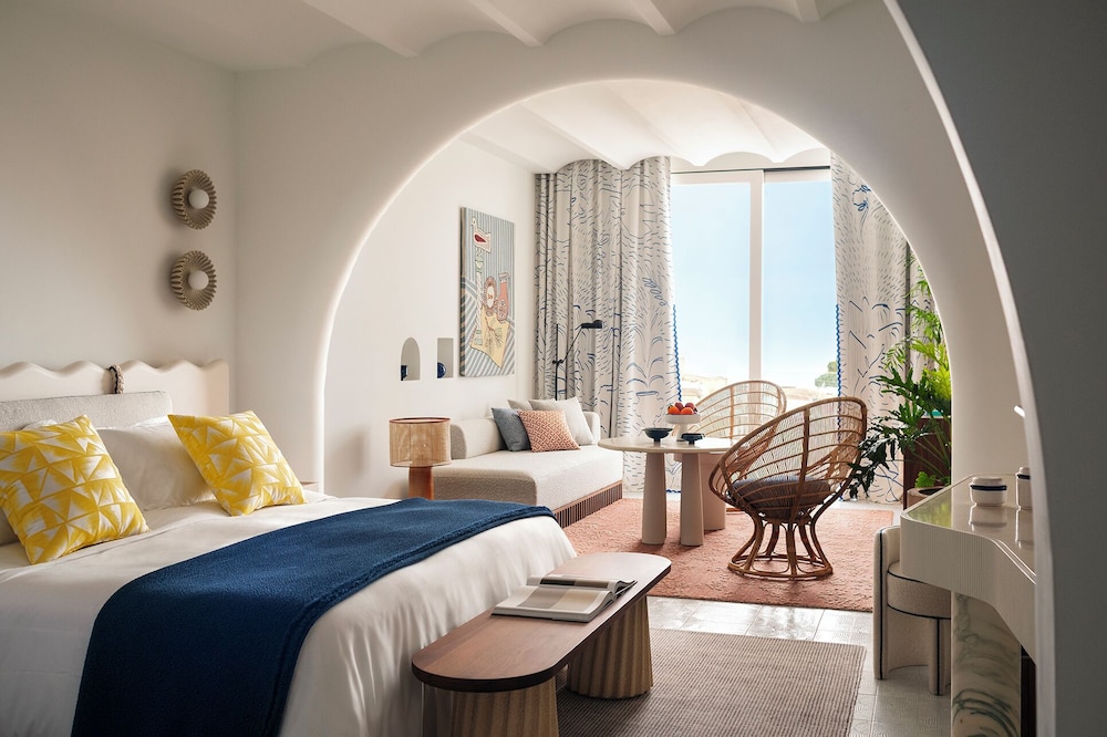Junior Suite, King Bed, Sea Side