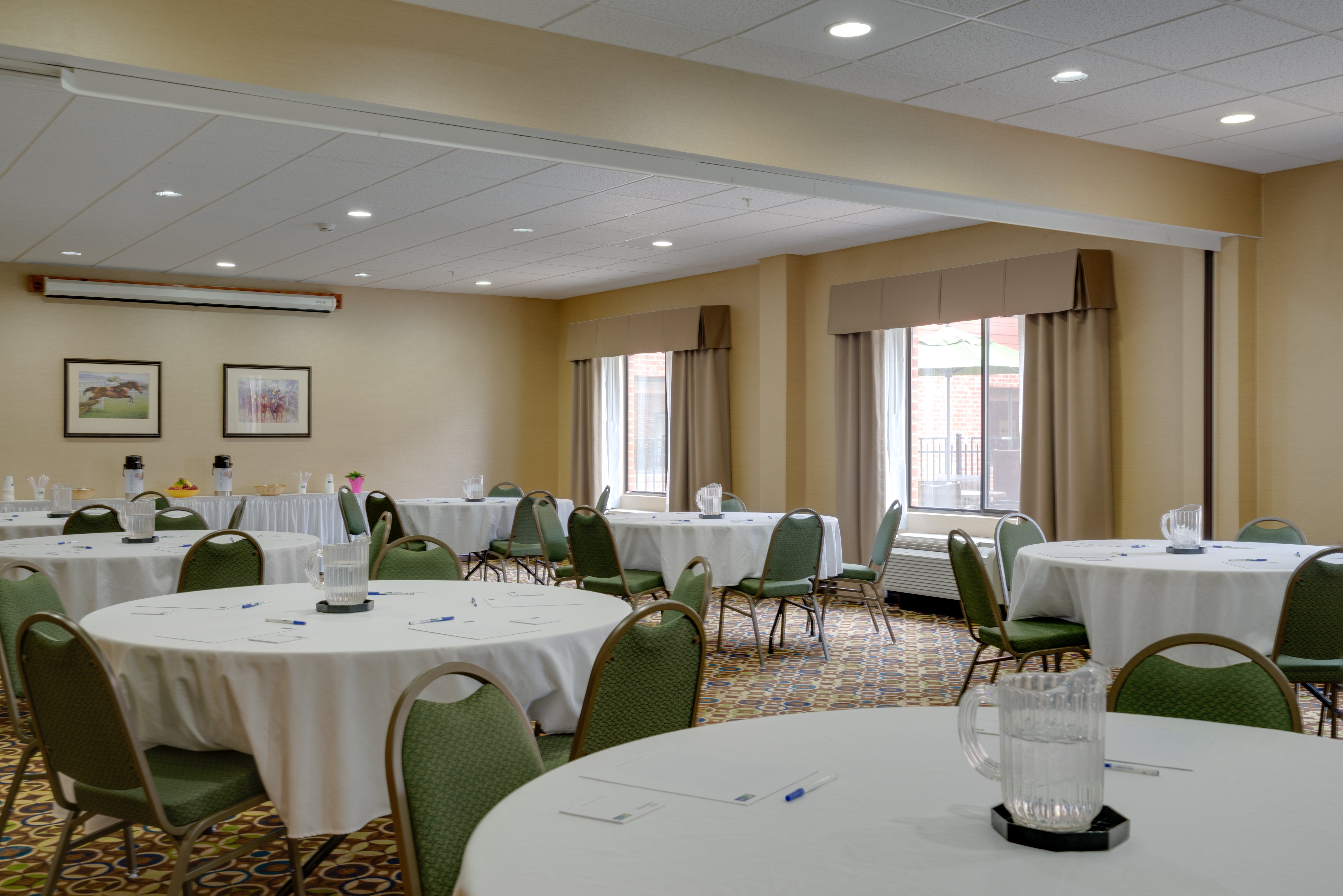 Holiday Inn Express Charles Town 57/62
