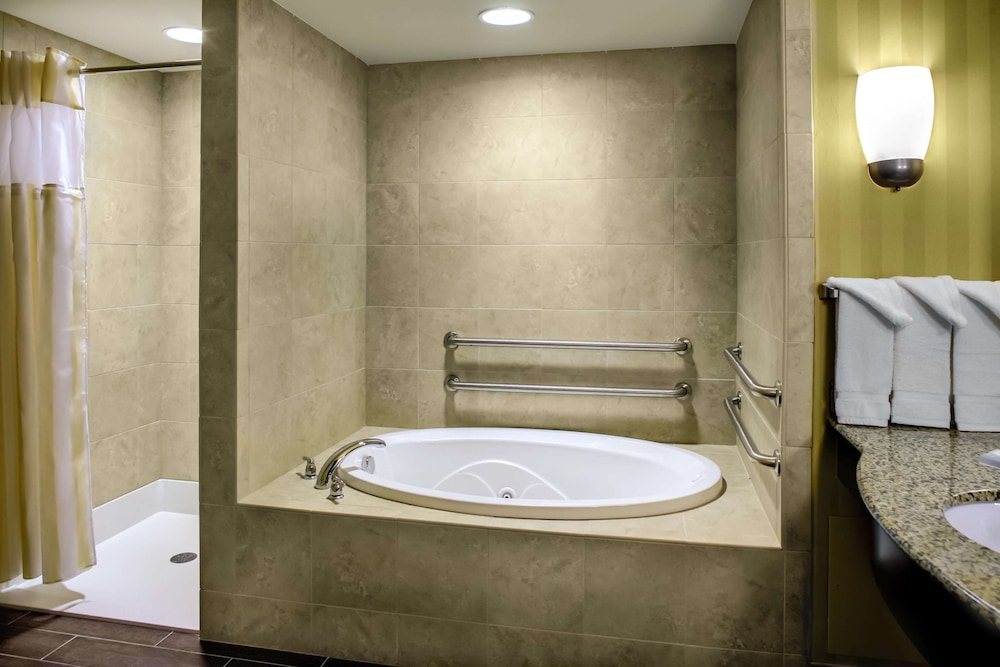 Hilton Garden Inn Pittsburgh/Cranberry 7/43