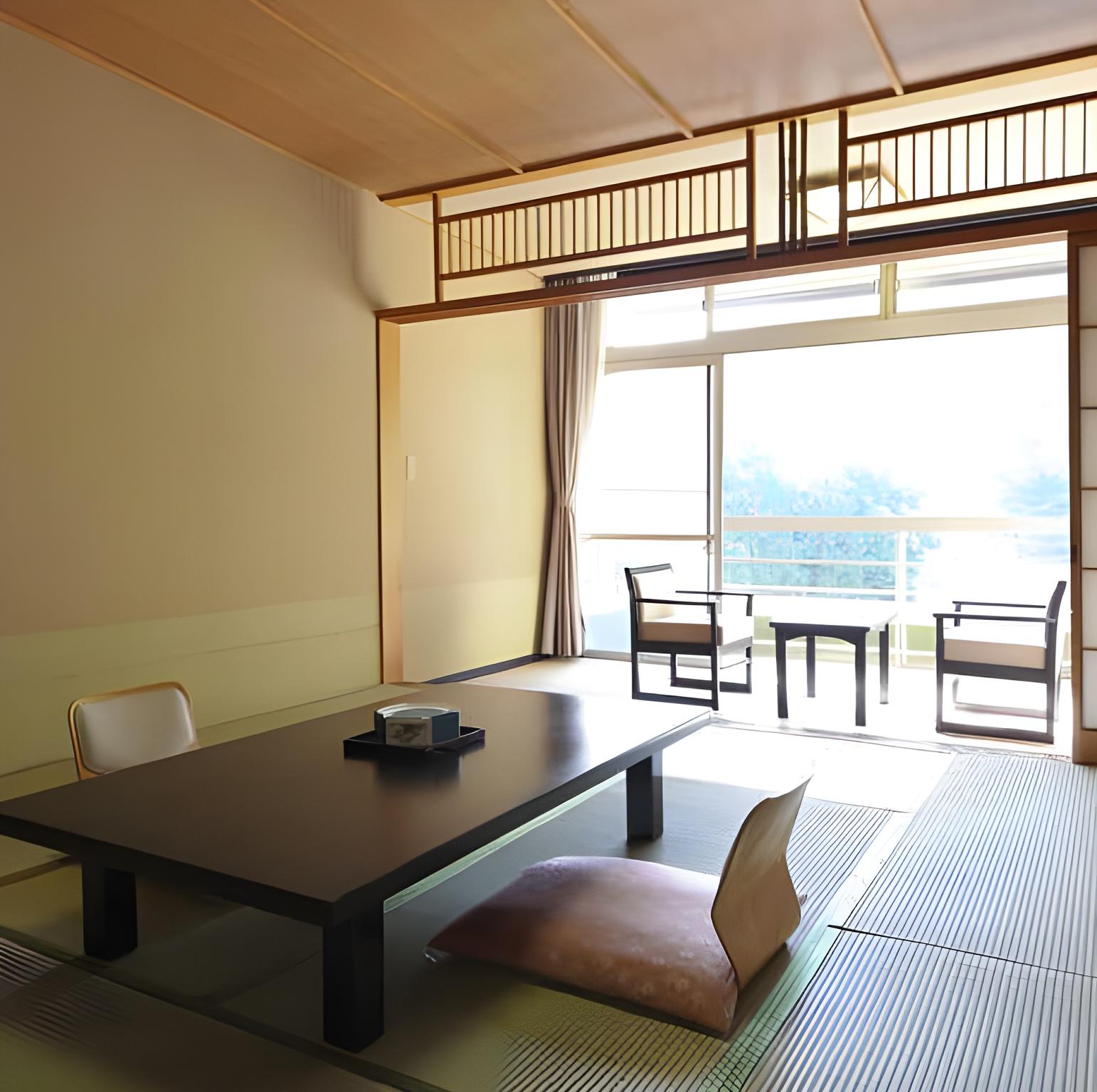 Japanese, No Bathroom, Tatami