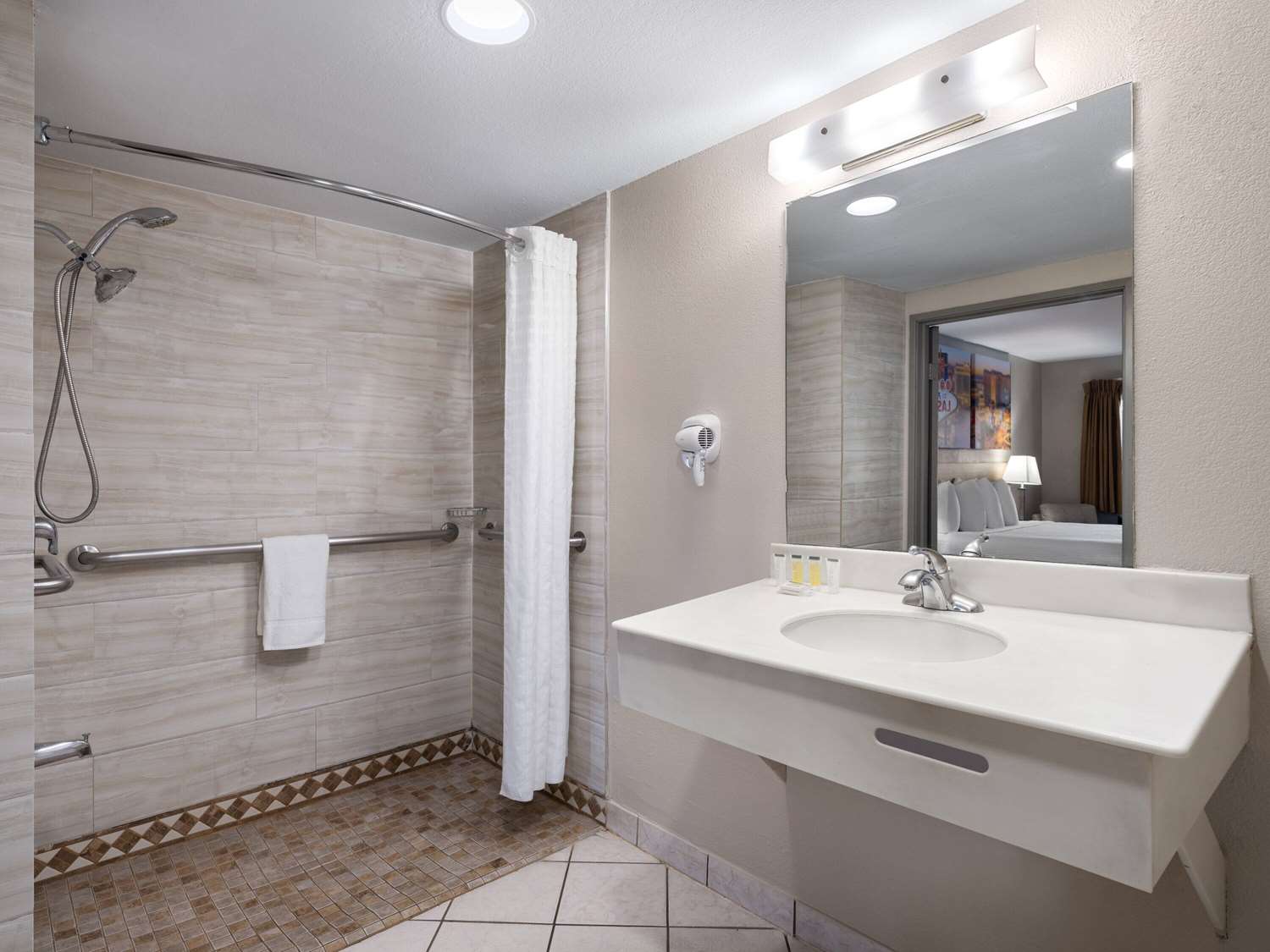 Days Inn by Wyndham Las Vegas Airport Near the Strip 18/21