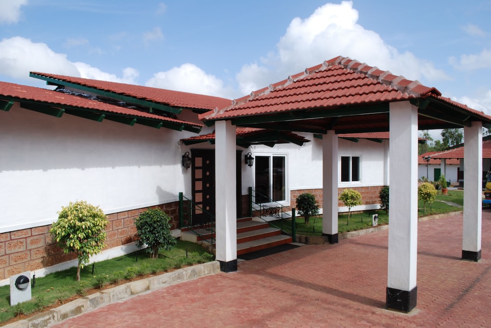 EKA RESORT 7/35