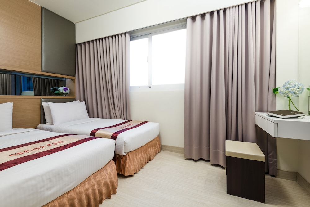 Harmonious Hotel 24/48