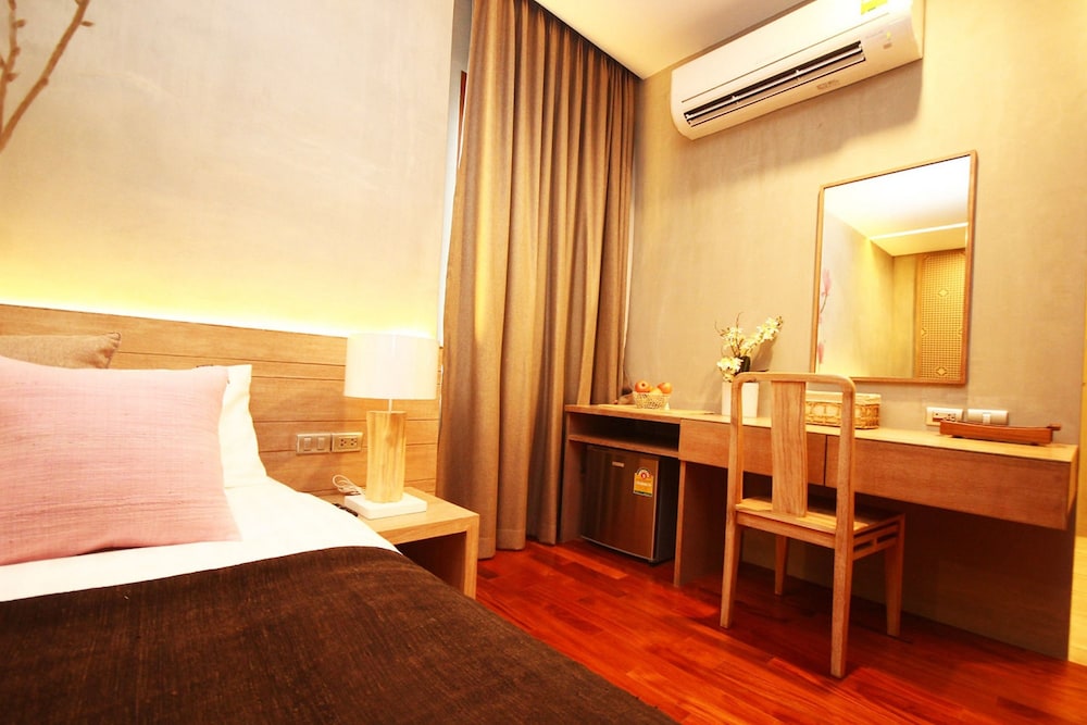 Chu Hotel 23/77