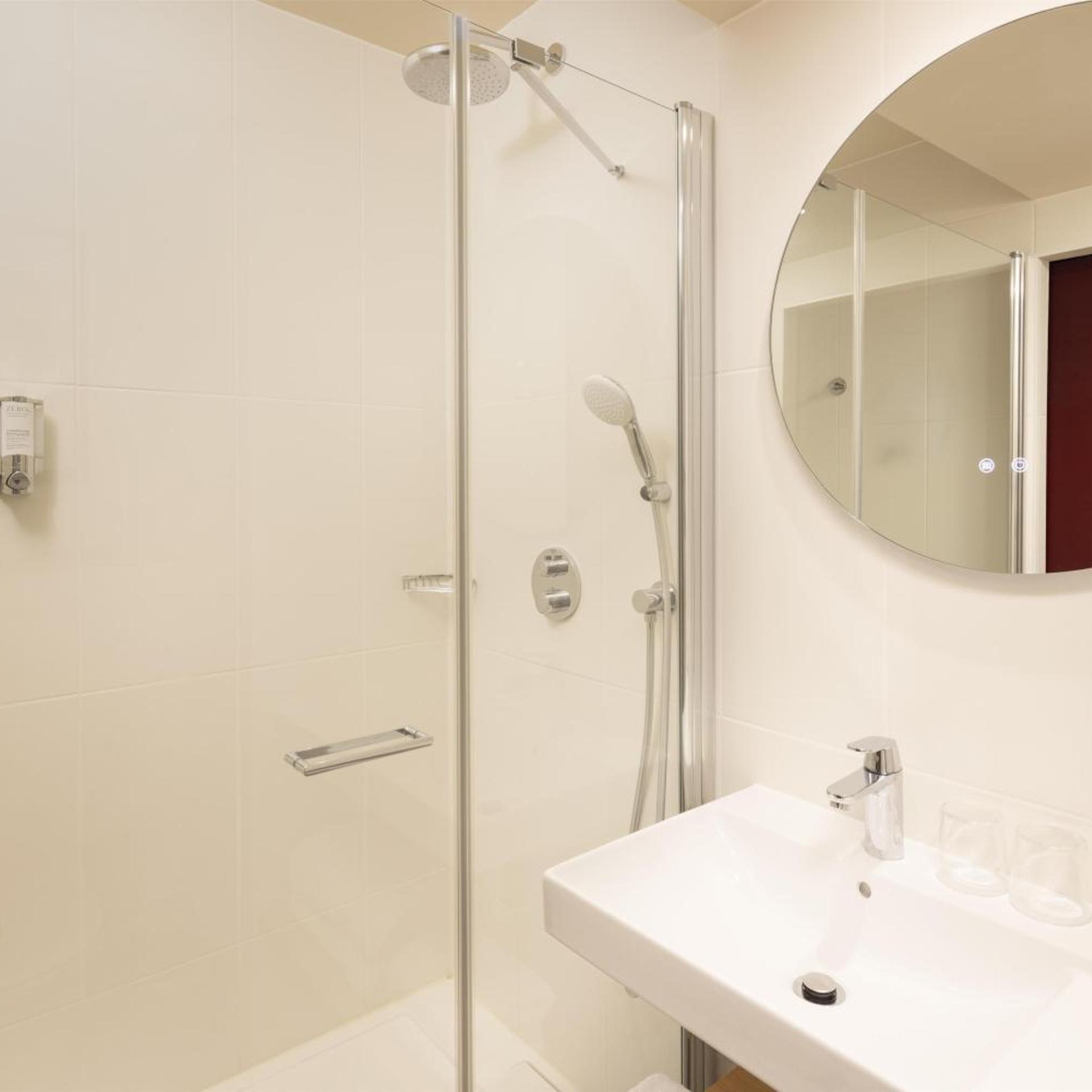 Hampton by Hilton Paris Saint Ouen 48/50