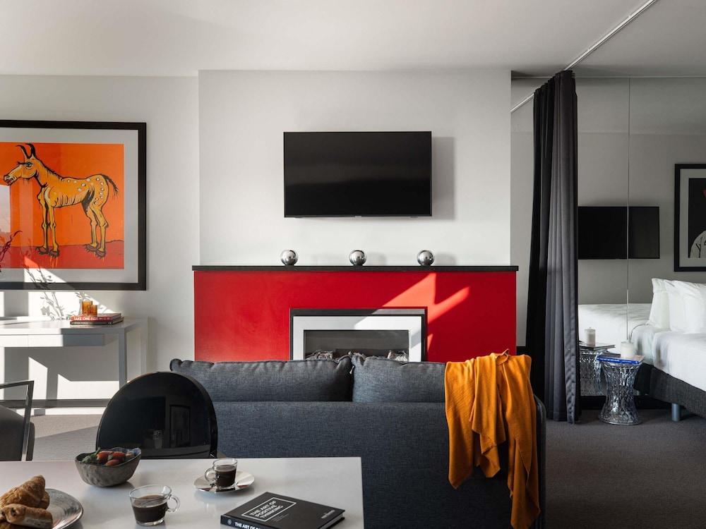 The Cullen Melbourne - Art Series 52/56