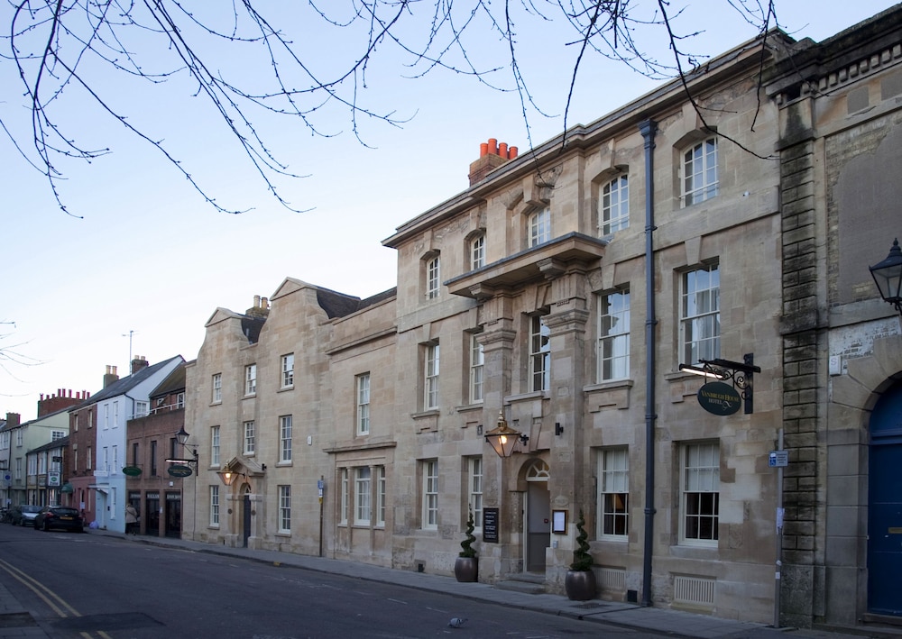 Vanbrugh House Hotel 2/47