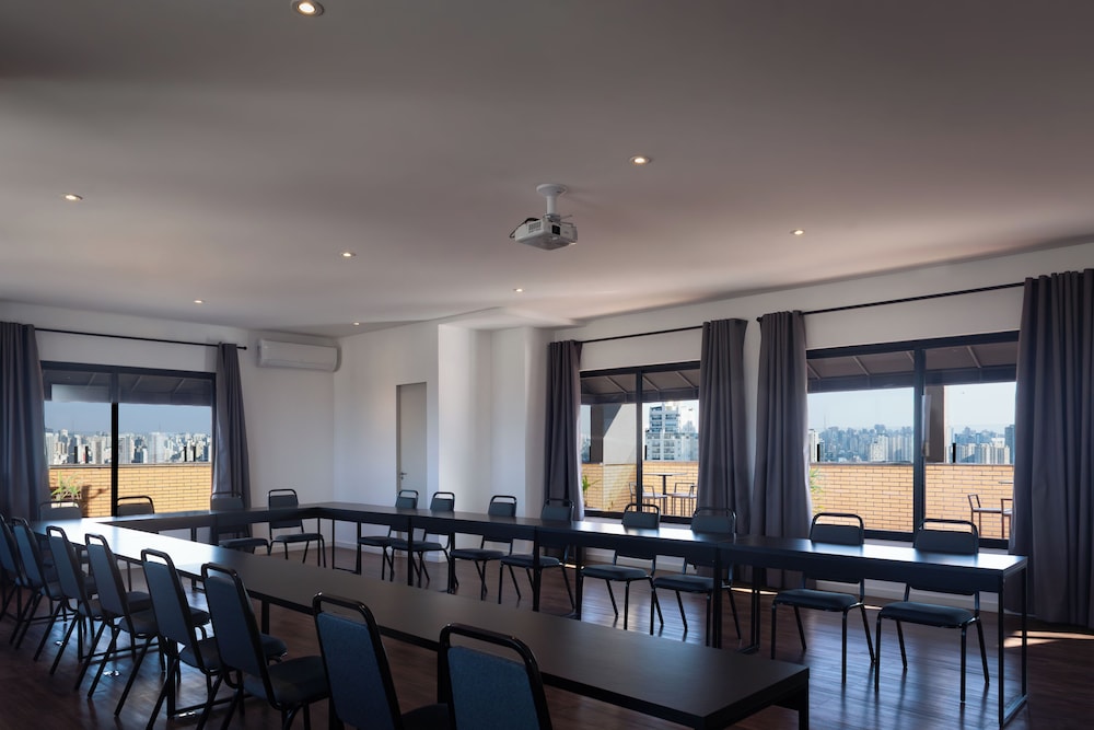 Hotel Intercity Anhembi 40/50