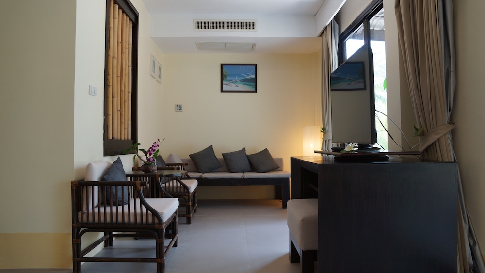 Palm Galleria Resort 48/71