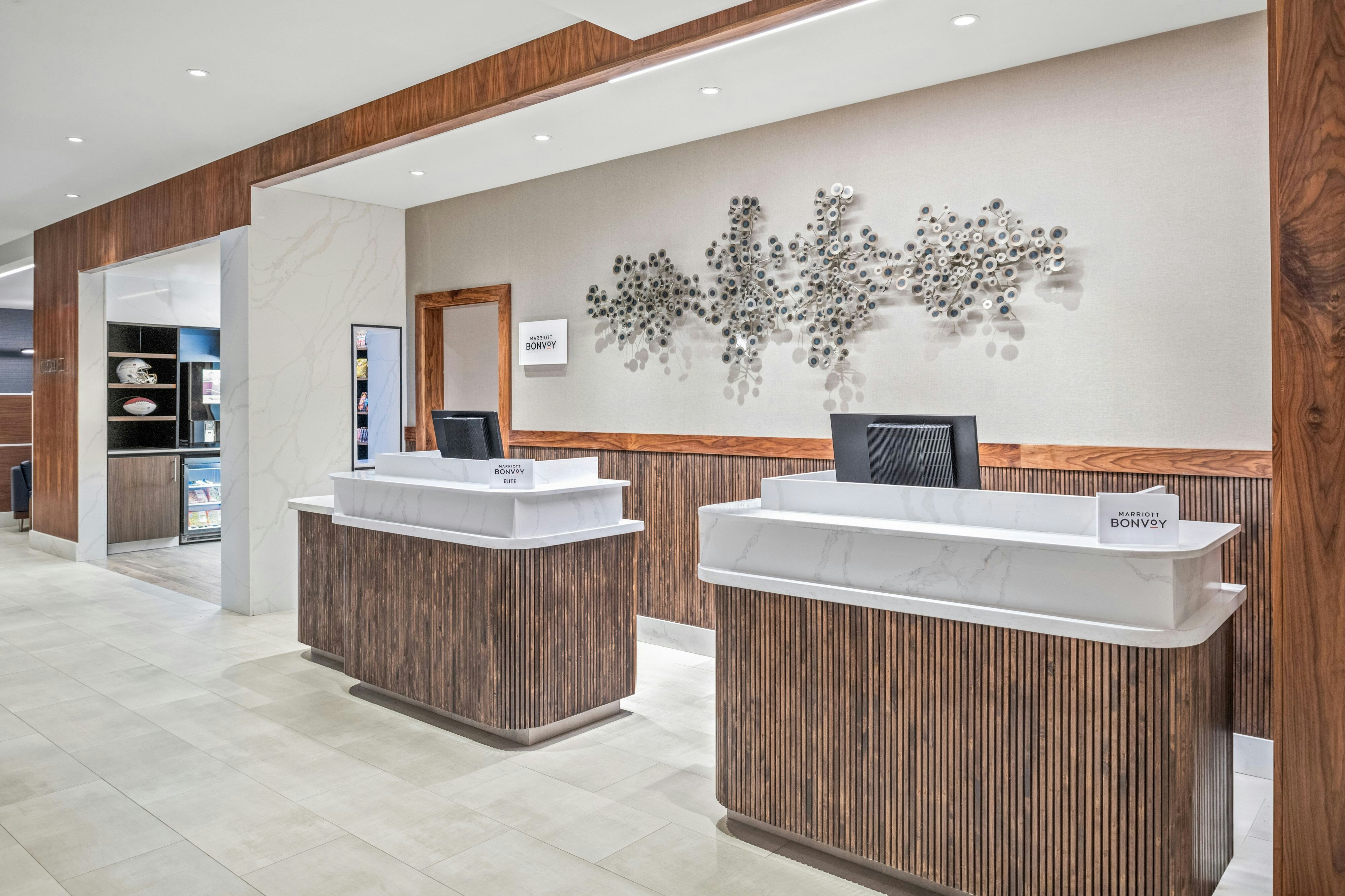 Courtyard By Marriott Woodland 2/19