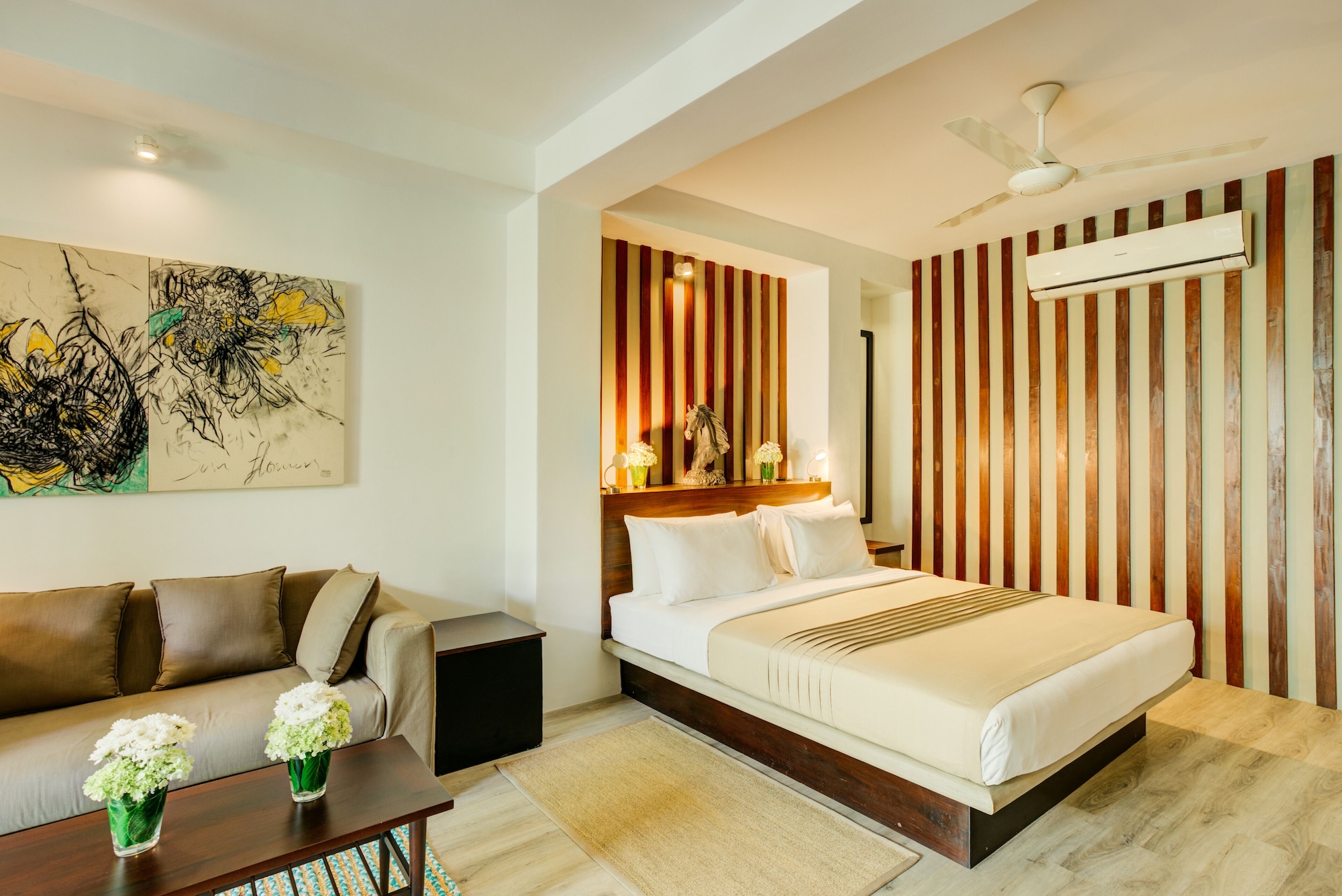 Courtyard, Deluxe, King Bed