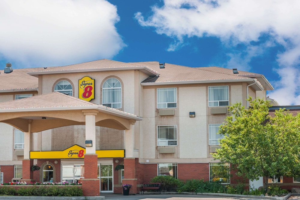 Super 8 By Wyndham High River Ab 4/66