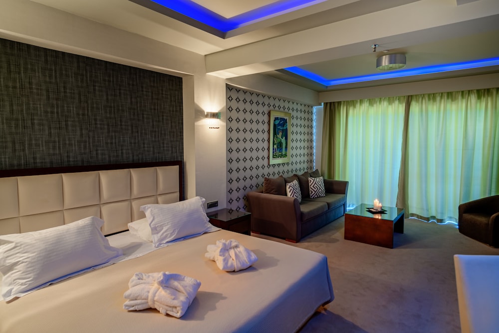 Odyssey Hotel 20/50