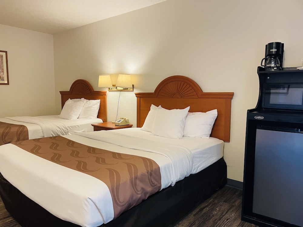 Americas Best Value Inn Sandpoint 8/49