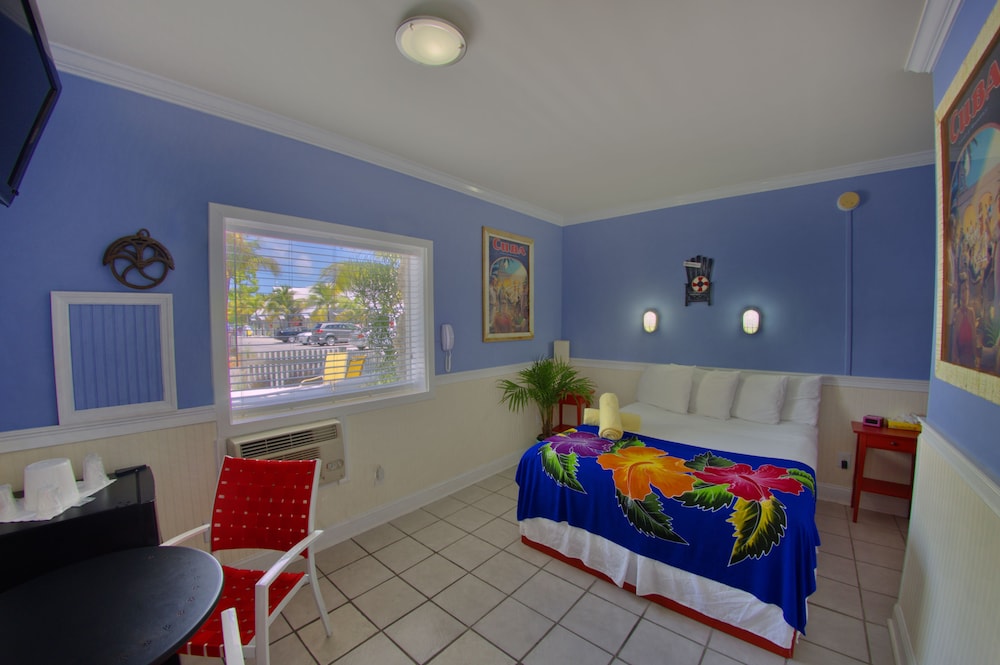 DELUXE, QUEEN BED, ACCESSIBLE