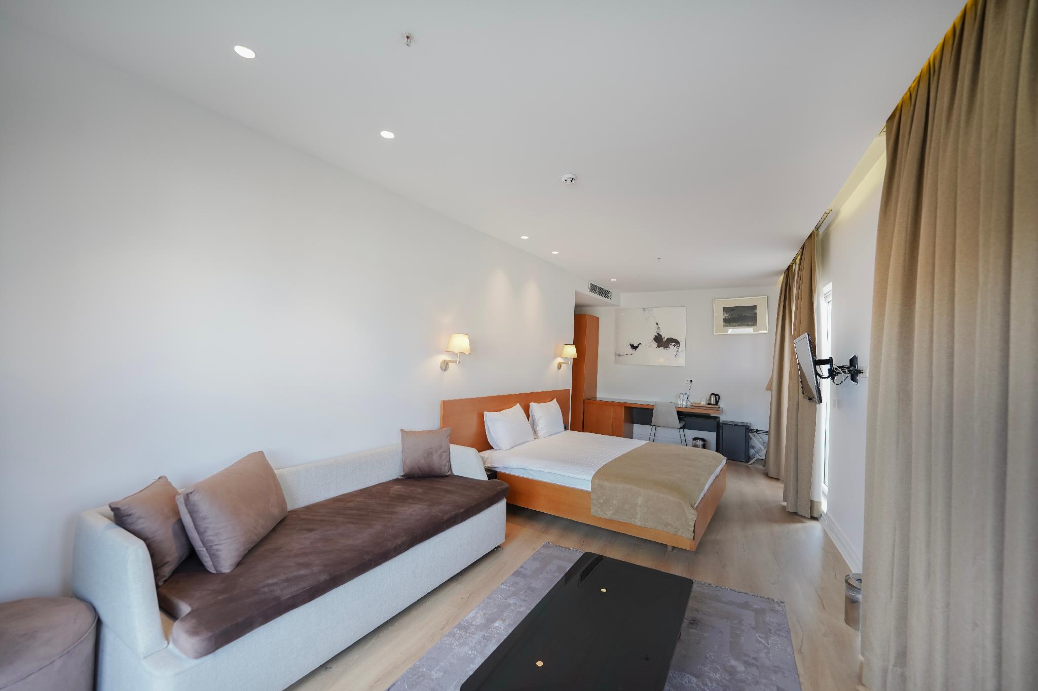 Suite, City View, Balcony
