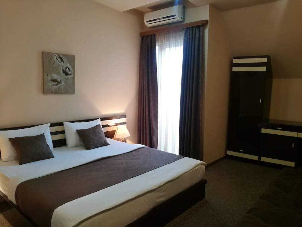 STANDARD, DOUBLE BED