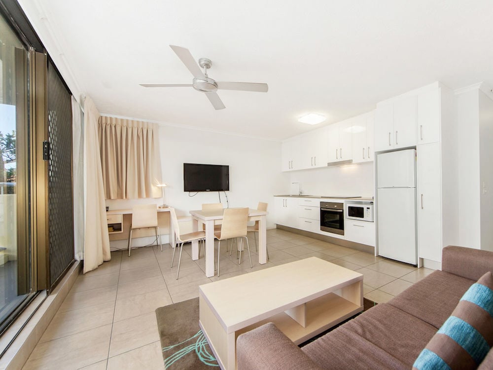 BEST WESTERN BROADBEACH TRAVEL INN APARTMENTS 53/70