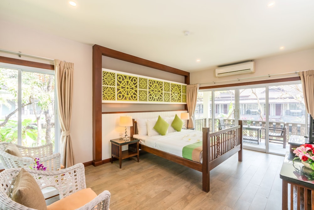 PREMIER, DOUBLE OR TWIN BED