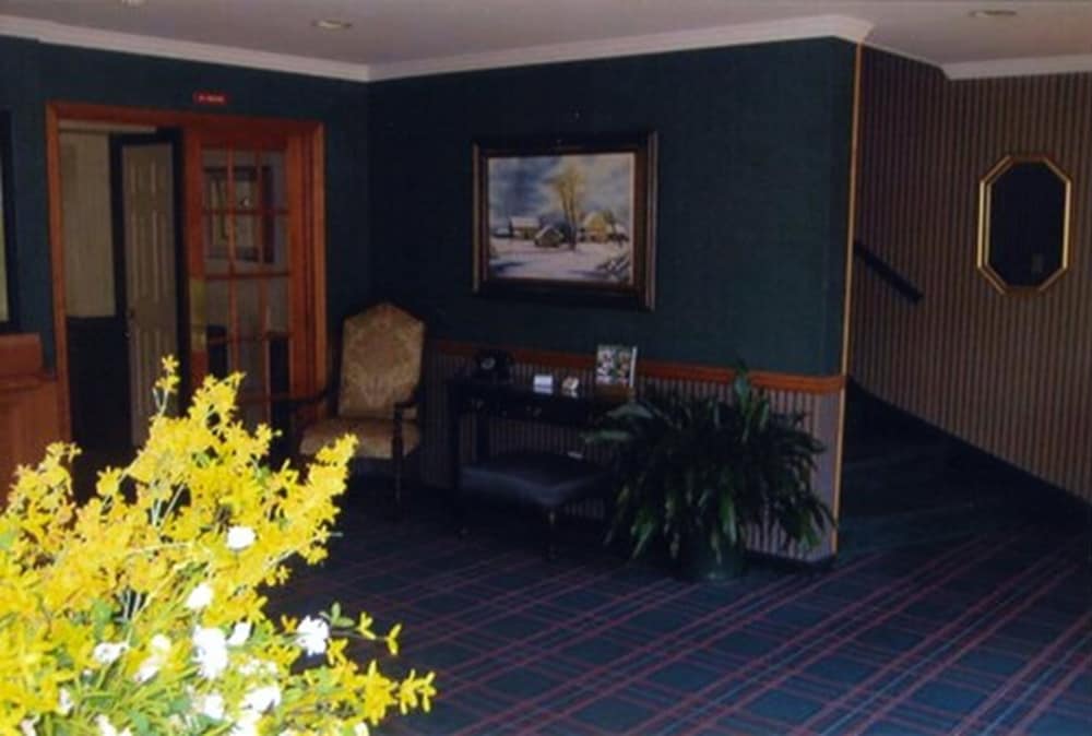 Whitman Motor Lodge 31/53
