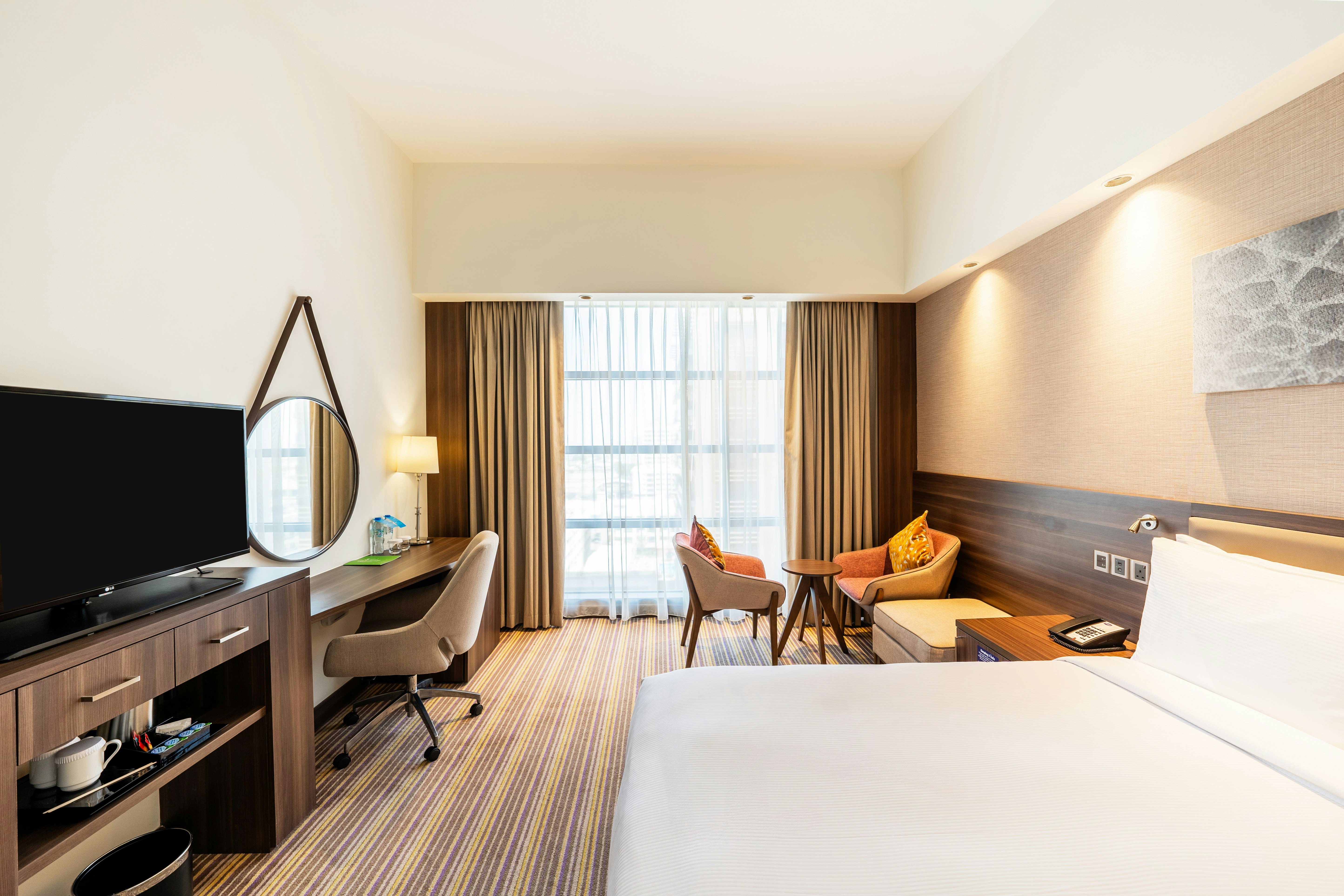 ROOM, QUEEN BED, ACCESSIBLE