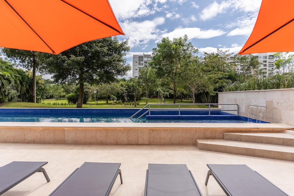 Hyatt Place Merida/ Via Montejo 47/50