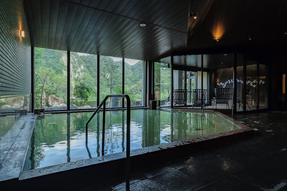 Okuhita Onsen Umehibiki 32/68