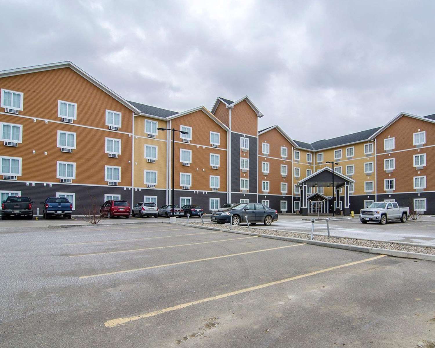 Travelodge Suites by Wyndham Estevan 11/15